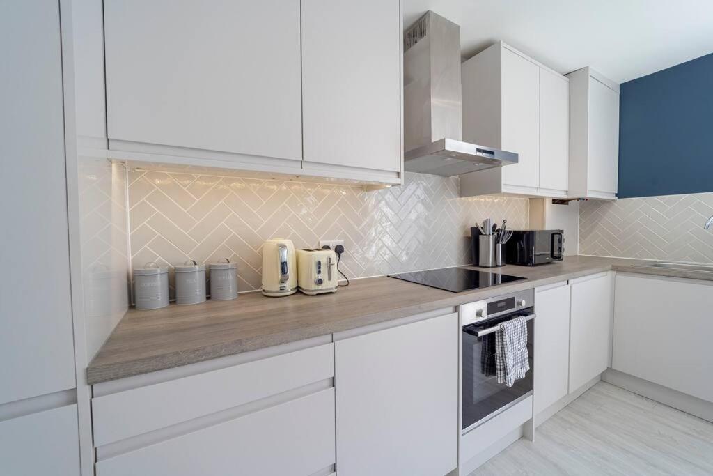 Apartment Flash Sale Kemptown 2 Bedroom Flat Bn236stg06 *