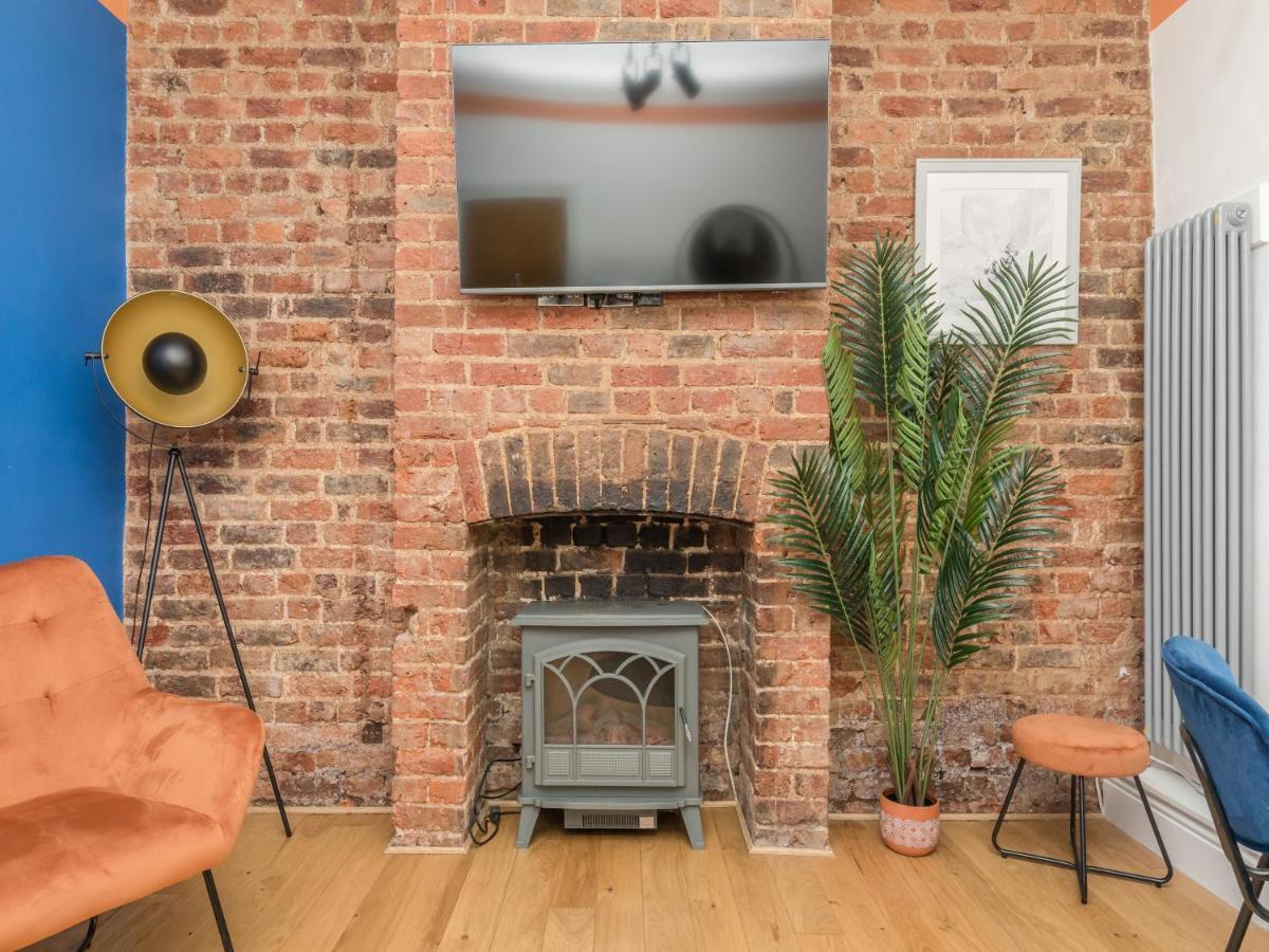 Stylish 2-bedroom Flat With Patio And Garden *
