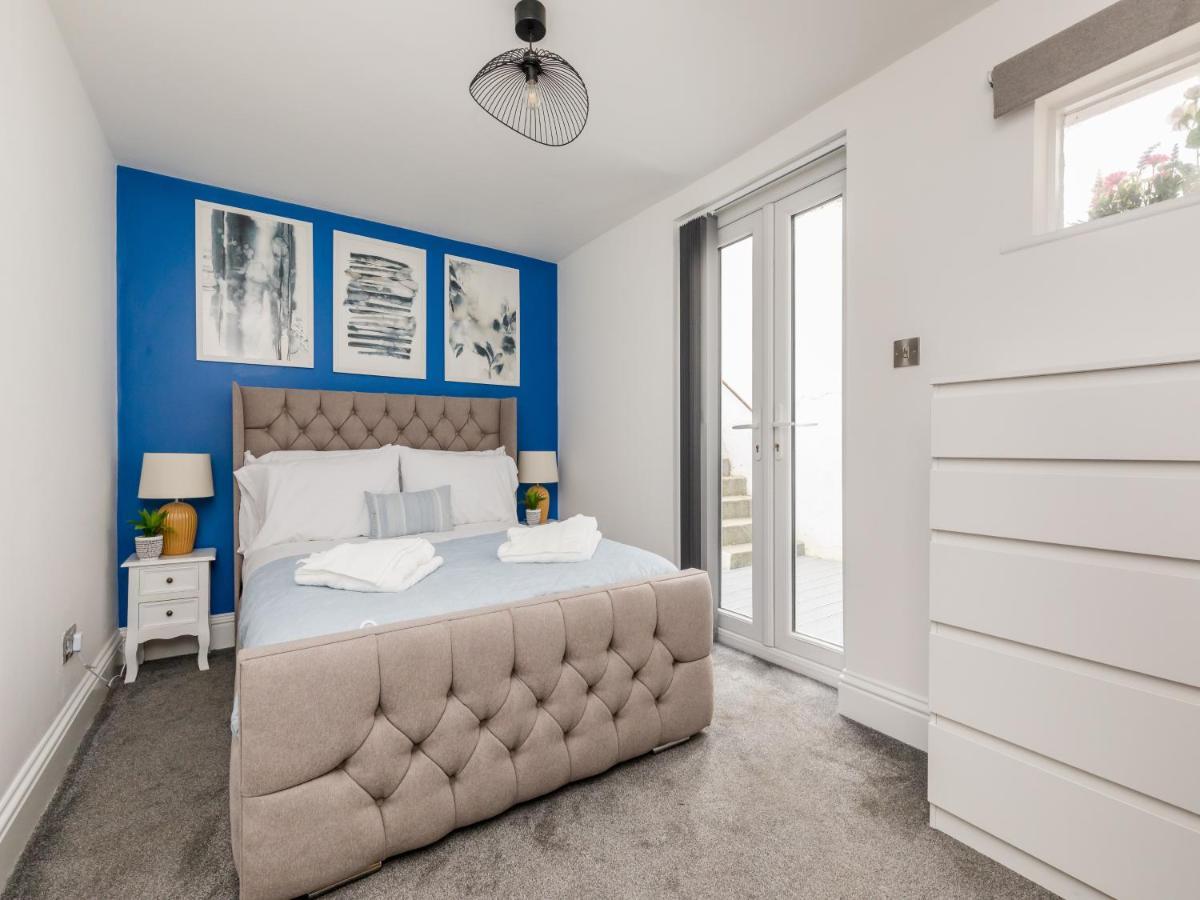 Stylish 2-bedroom Flat With Patio And Garden Apartment *