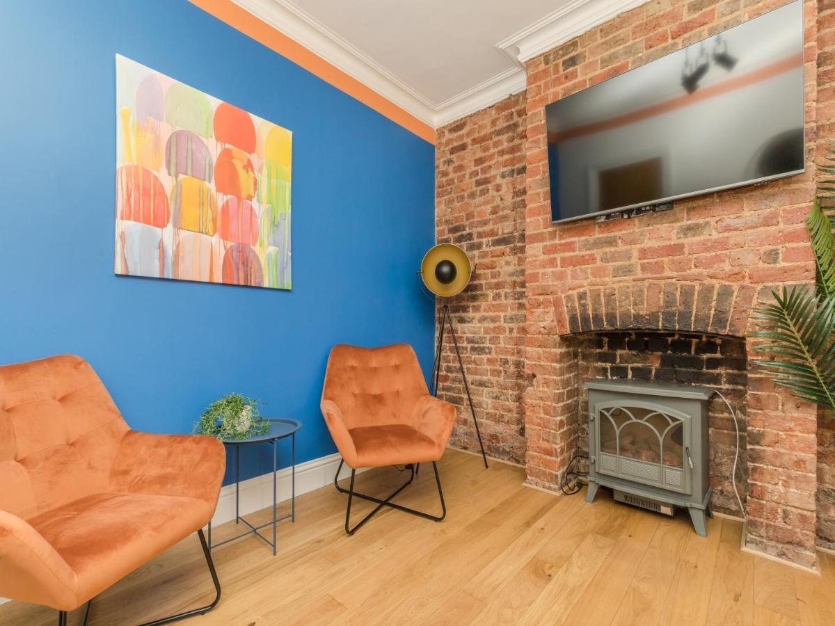 Apartment Stylish 2-bedroom Flat With Patio And Garden *