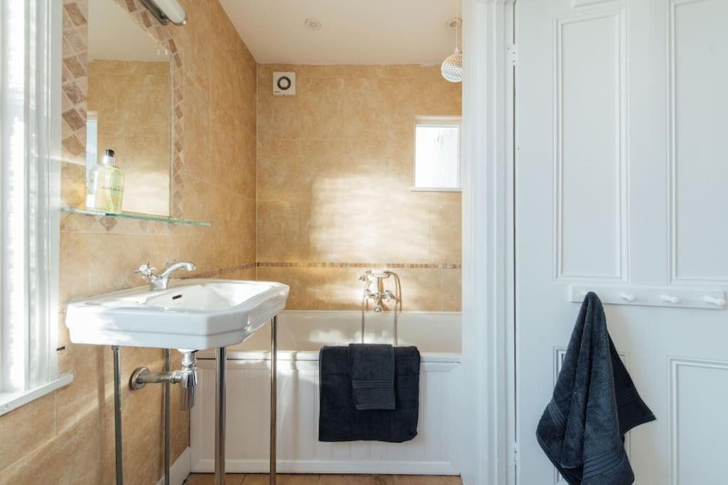 Stunning 4 Bedroom Victorian House Brighton