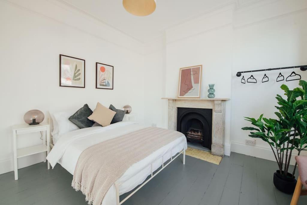 Stunning 4 Bedroom Victorian House Holiday home Brighton