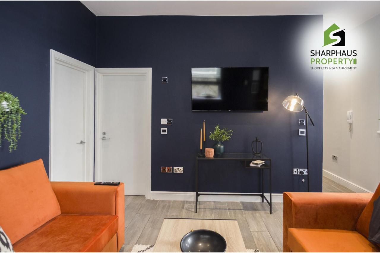 Hidden 2-bed Oasis With Courtyard Garden By Sharphaus Short Lets & Serviced Management