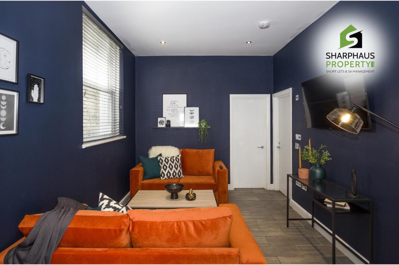 Hidden 2-bed Oasis With Courtyard Garden By Sharphaus Short Lets & Serviced Management Apartment
