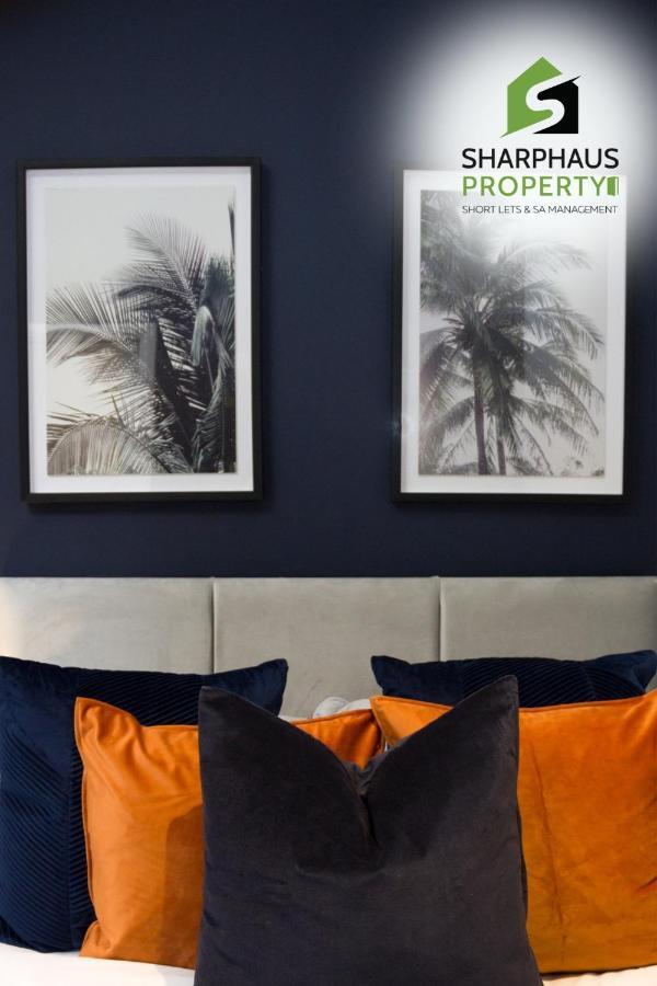 Hidden 2-bed Oasis With Courtyard Garden By Sharphaus Short Lets & Serviced Management Apartment *