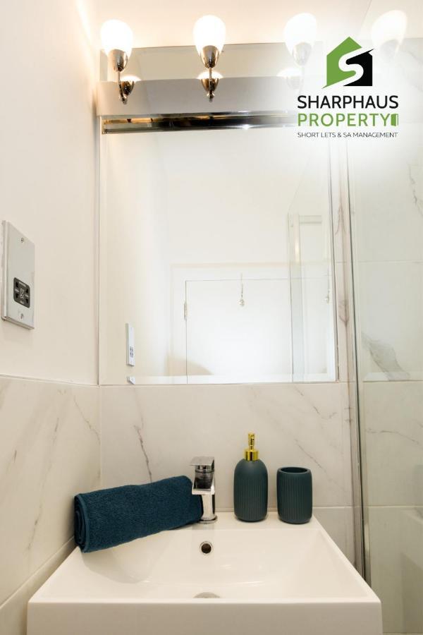 Hidden 2-bed Oasis With Courtyard Garden By Sharphaus Short Lets & Serviced Management *