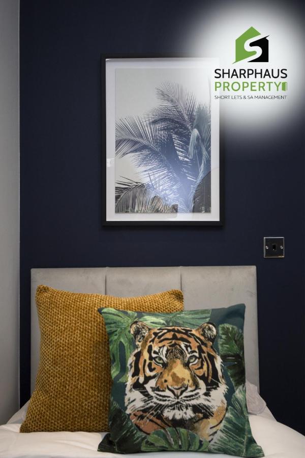 Hidden 2-bed Oasis With Courtyard Garden By Sharphaus Short Lets & Serviced Management Apartment Brighton