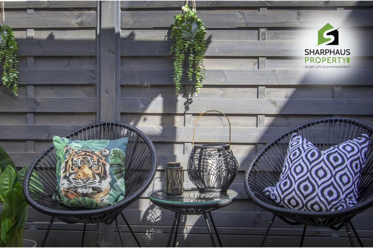 Hidden 2-bed Oasis With Courtyard Garden By Sharphaus Short Lets & Serviced Management * Brighton