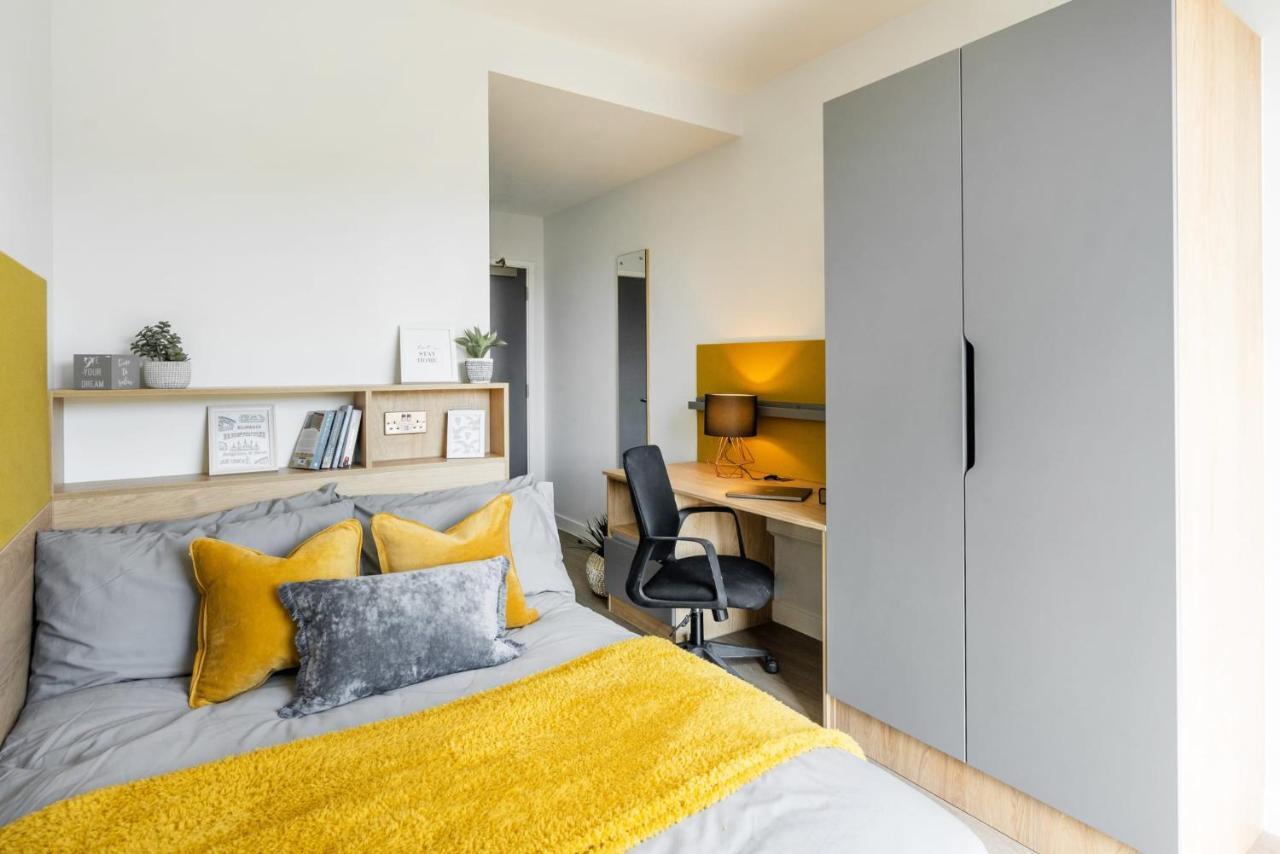 Hillfort House: Modern With Shared Kitchen In Apartment Brighton