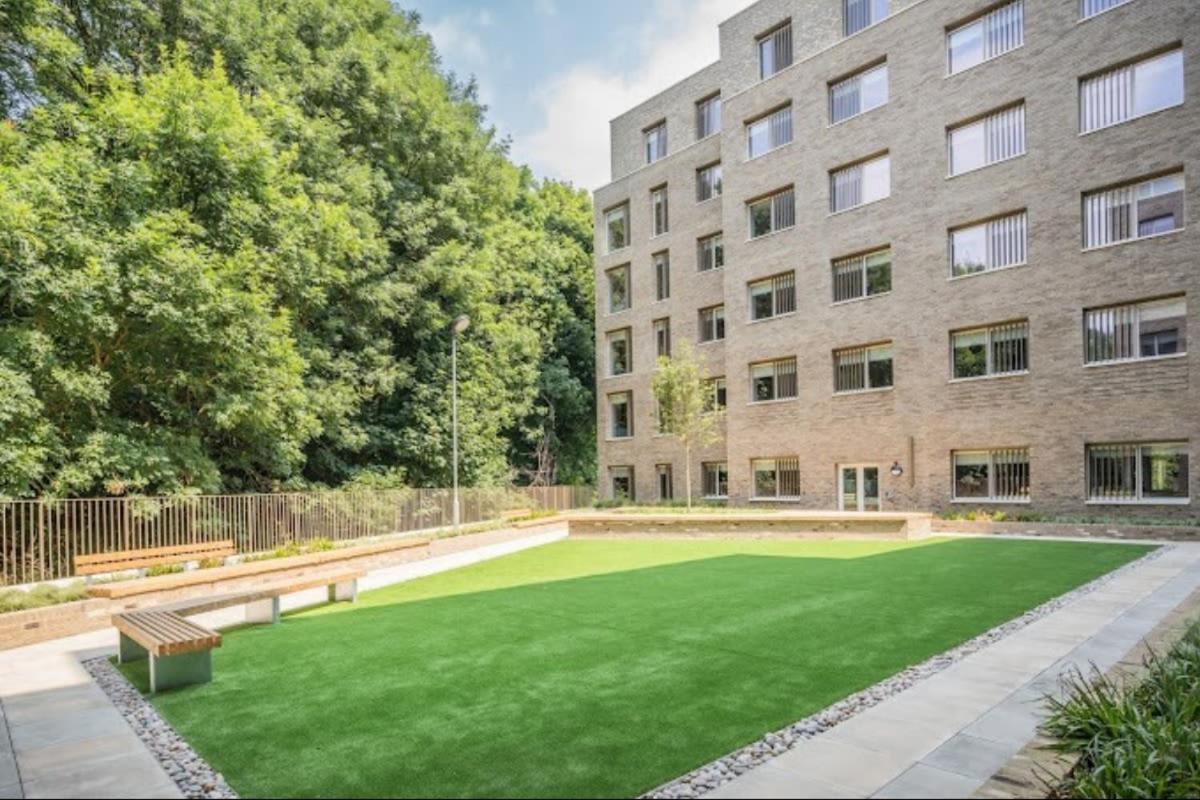 Hillfort House: Modern With Shared Kitchen In Brighton