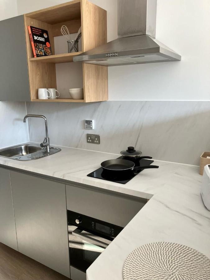 Apartment Hillfort House: Modern With Shared Kitchen In Brighton