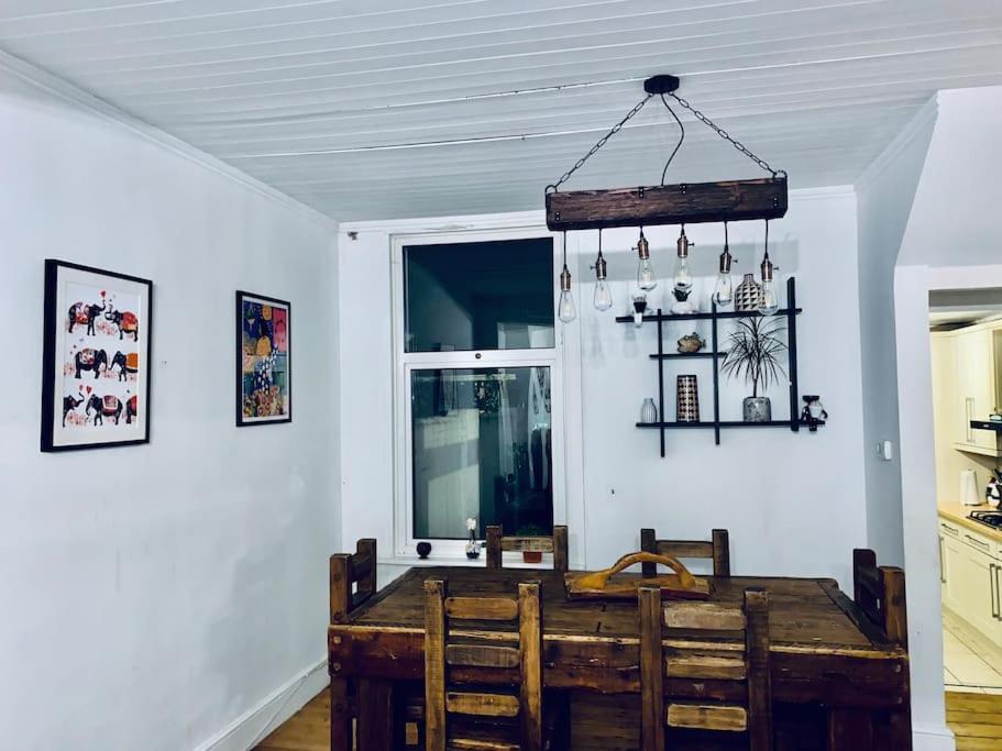 2 Bedroom House In Brighton