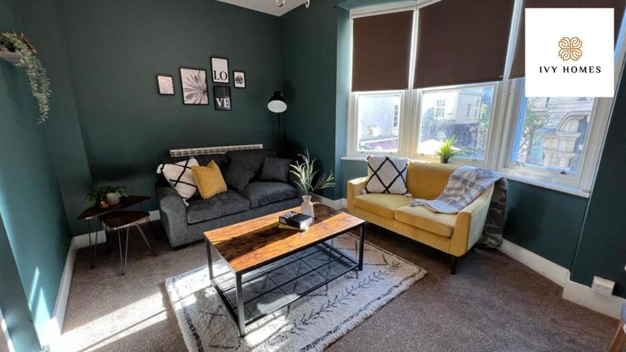 Three Bedroom Flat Next Lanes I And Shopping Center I Sleep 9 Apartment