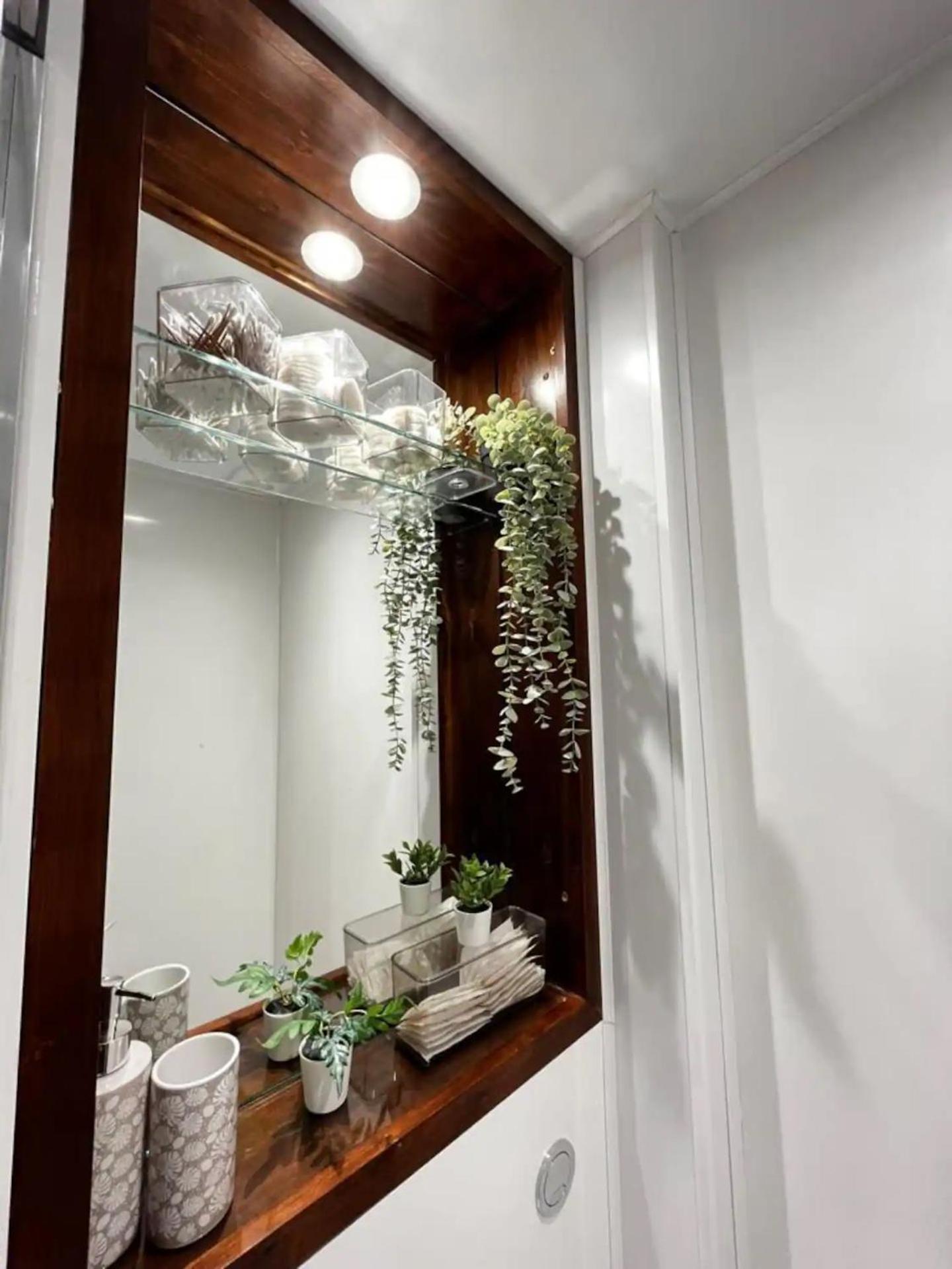 Apartment 05 Stylish Steps From Sea, Bars & Promenade *
