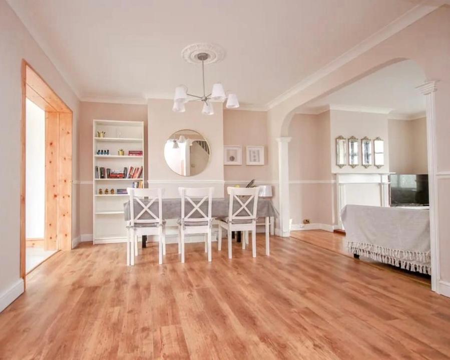 Beautiful Bright Three Bedroom House In And With Free Parking Brighton