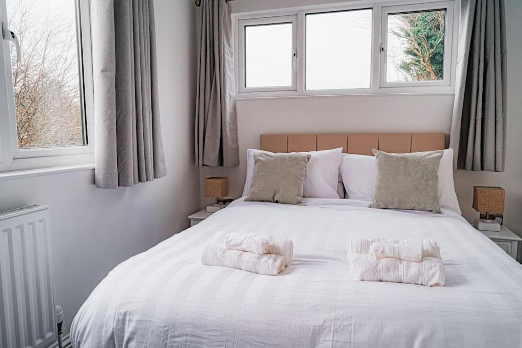Holiday home Tu Casa , A Beautiful & Peaceful 4 Bedroom House With Garden, Bbq Area , Ev & Parking Brighton