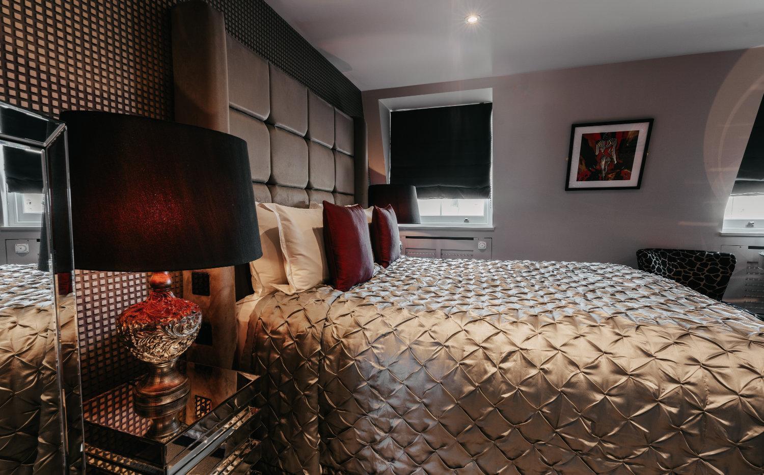 Hotel Square Townhouse 4*