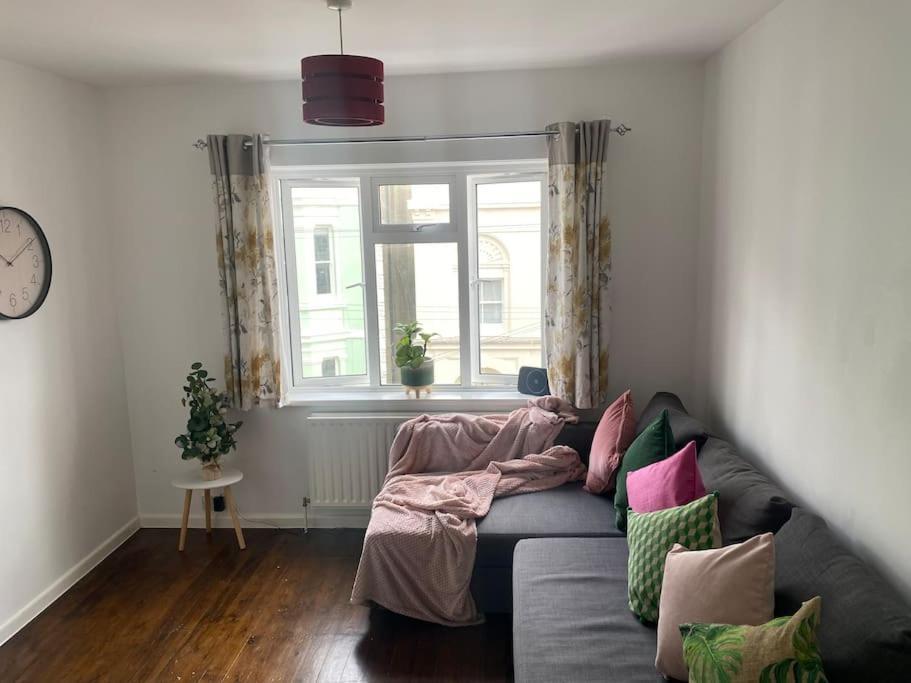 New Free Parking Sleeps 6 * Brighton