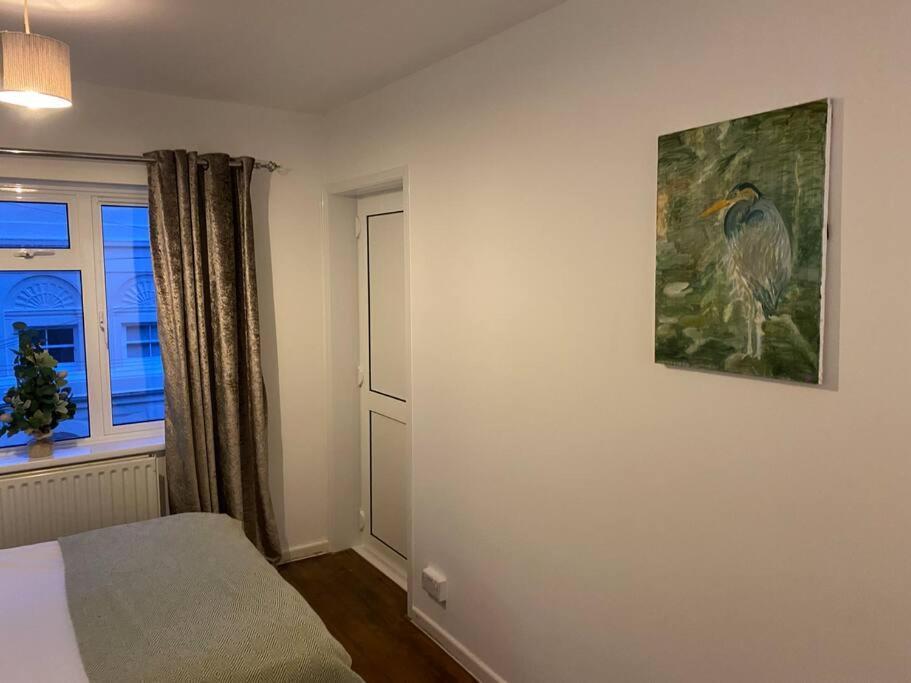 Apartment New Free Parking Sleeps 6 *