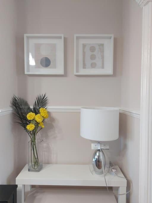 Beautiful Bright Three Bedroom House In And With Free Parking Brighton