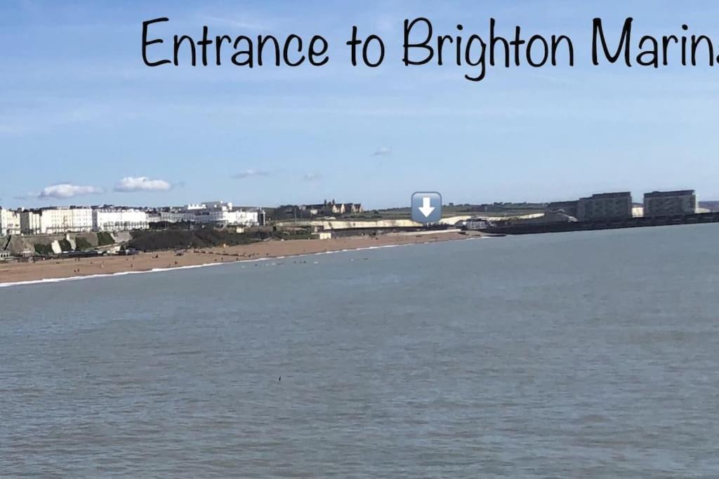 Marina Waves Apartment- Brighton, Free Parking, Patio, Ground-floor Home, Sleeps 3 Brighton