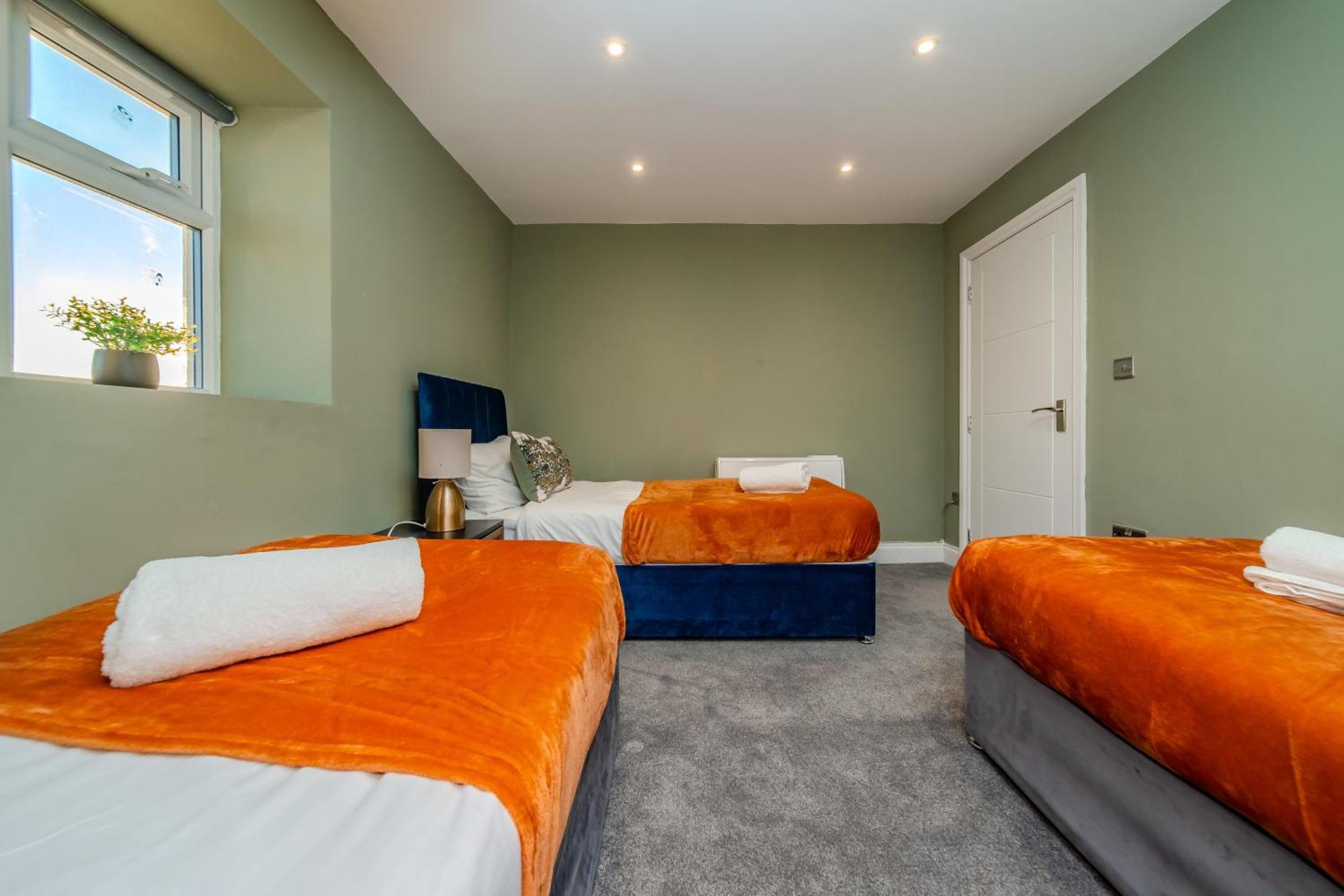 Apartment 3 Bedroom 2 Bath I Next To I Sleep 11 Guests Brighton