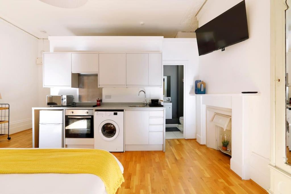 Light And Spacious Brunswick By The Sea Brighton