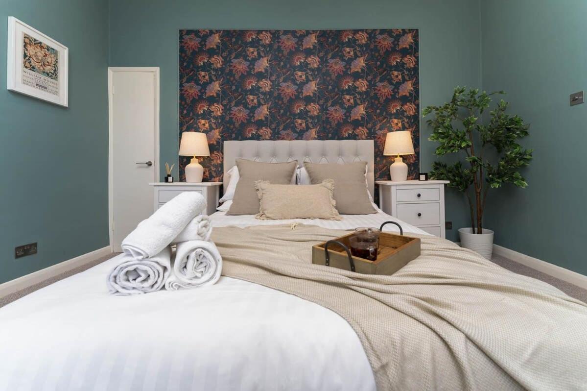 Apartment Host & - Round Hill
