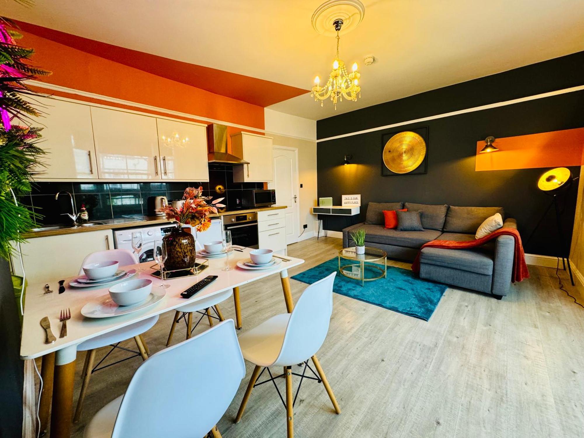 2 Bedroom Flat Next To & Churchill Square Apartment Brighton