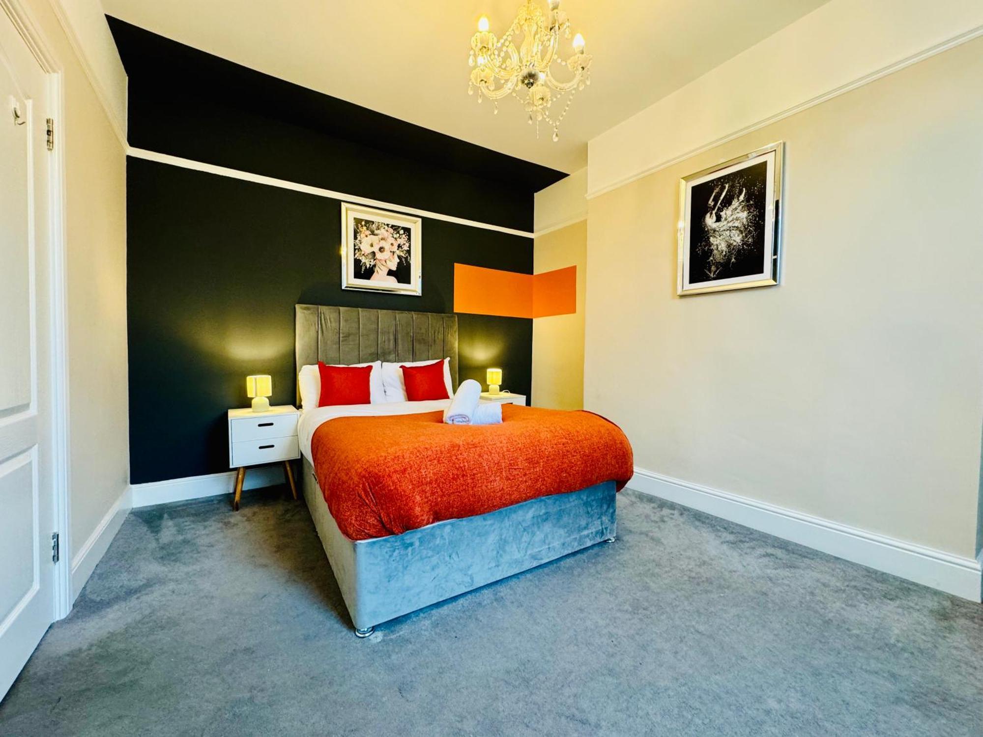 Apartment 2 Bedroom Flat Next To & Churchill Square Brighton
