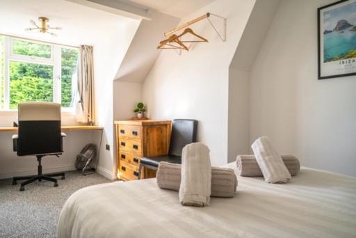 Tu Casa , A Beautiful & Peaceful 4 Bedroom House With Garden, Bbq Area , Ev & Parking * Brighton