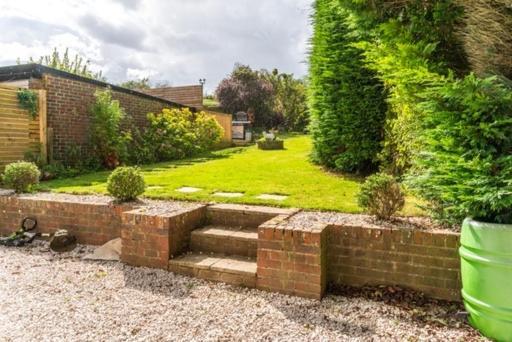 Holiday home Tu Casa , A Beautiful & Peaceful 4 Bedroom House With Garden, Bbq Area , Ev & Parking Brighton