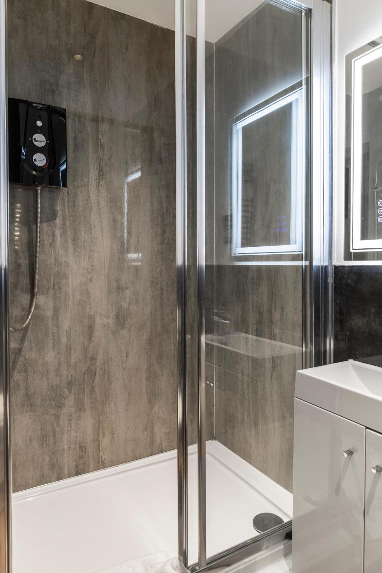 Luxe - - 2 Beds