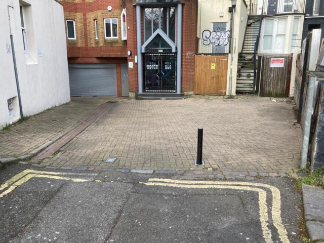 Flat 1 Stunning Loft Style In The Famous Lanes *