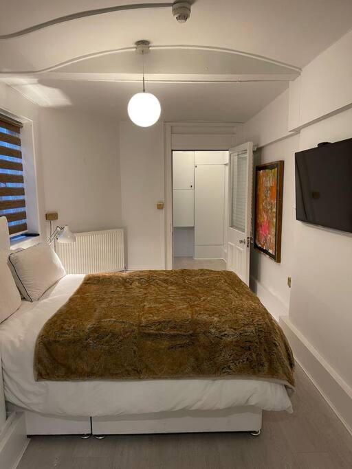 2 Large One Bed , Prime Location And Quiet Apartment Brighton