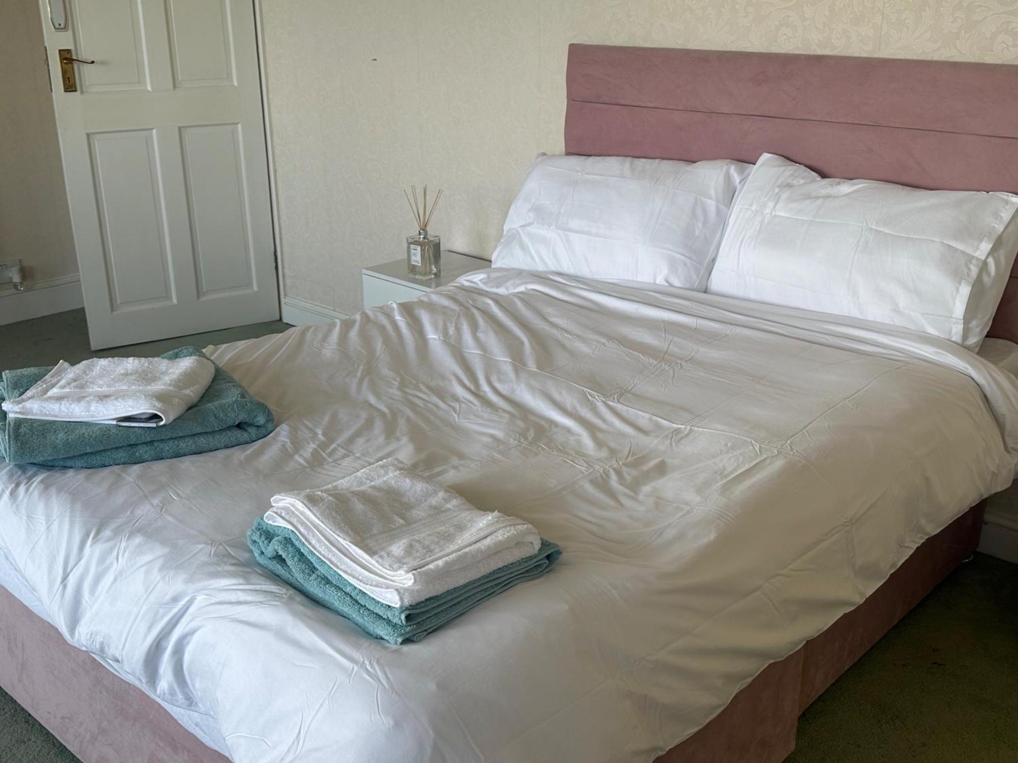 - 3 Beds - Pet Friendly - Sea View Holiday home Brighton