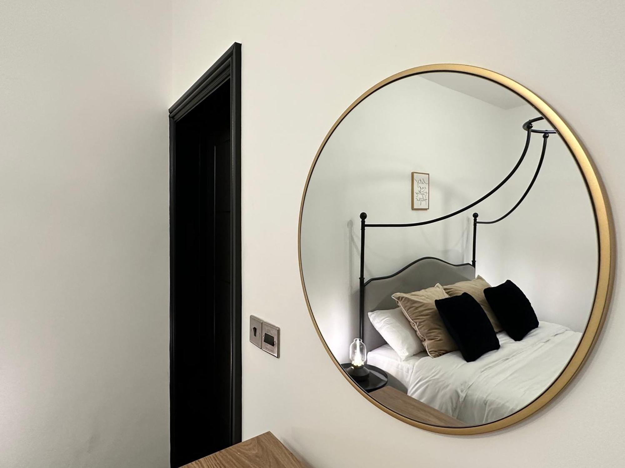 Apartment Nombre18 In The Lanes - Two In One - Large 5 Bed 4 Bath - Sleeps 12 *