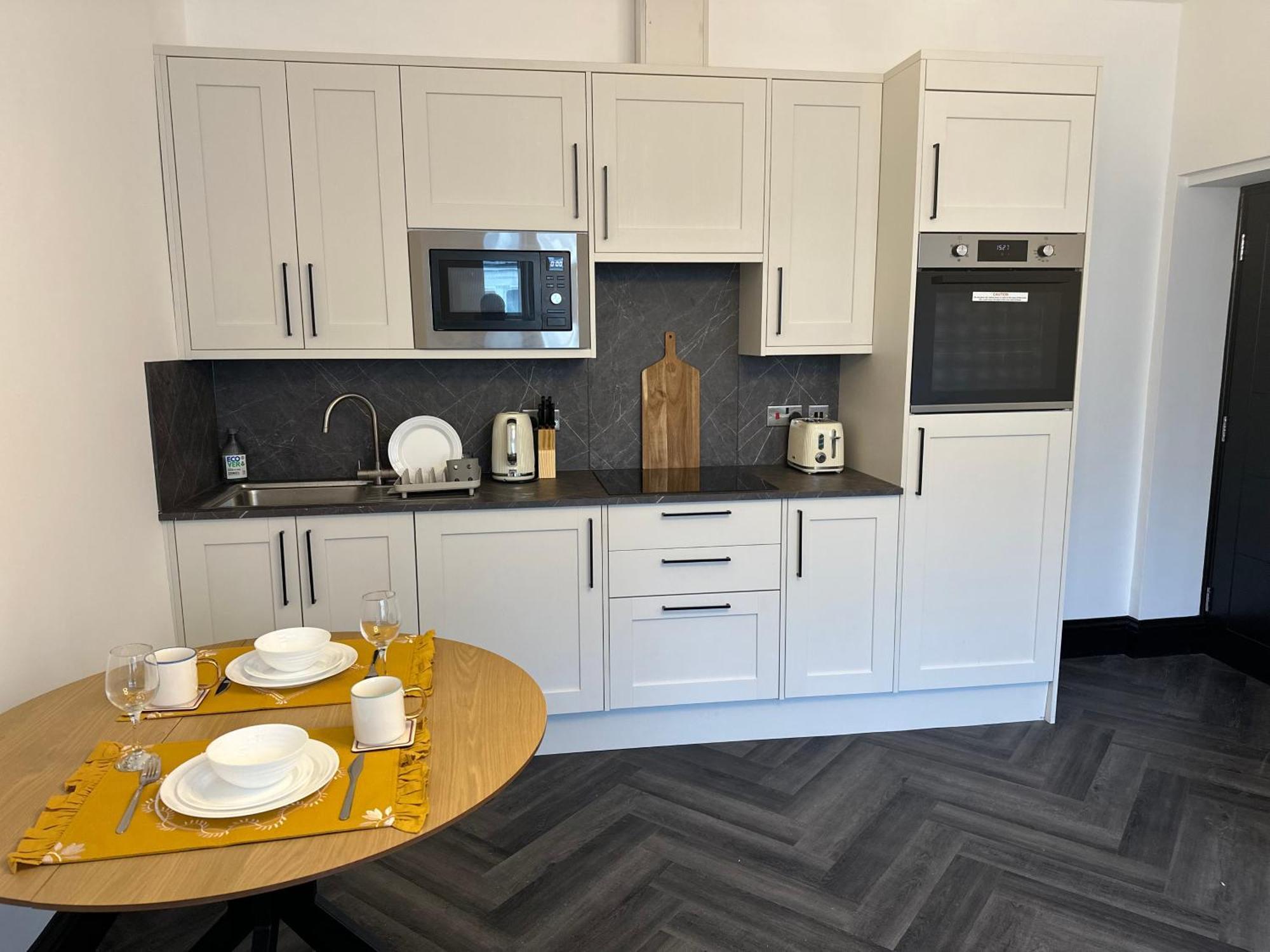 Nombre18 In The Lanes - Two In One - Large 5 Bed 4 Bath - Sleeps 12 Apartment *
