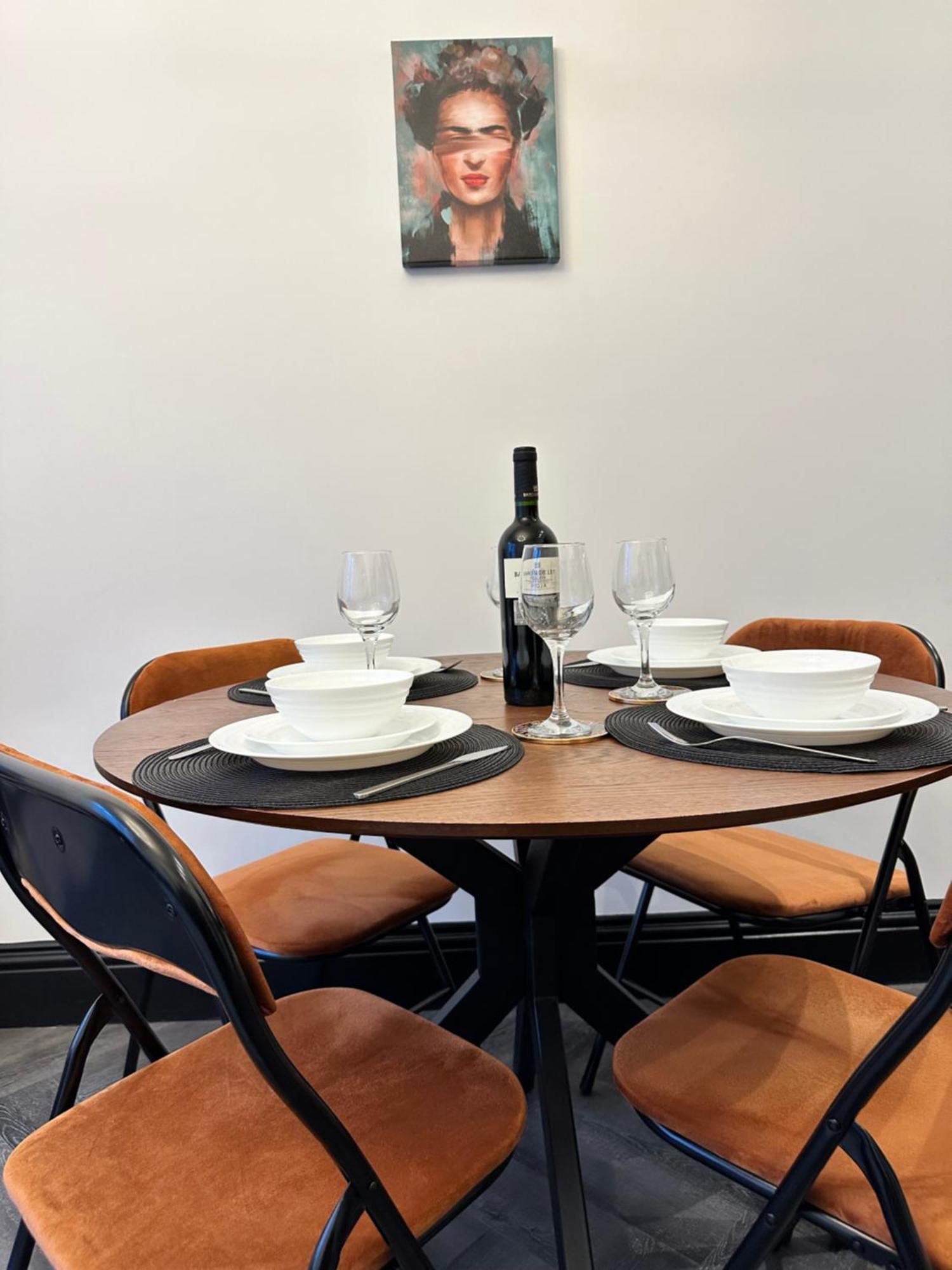 Apartment Nombre18 In The Lanes - Two In One - Large 5 Bed 4 Bath - Sleeps 12