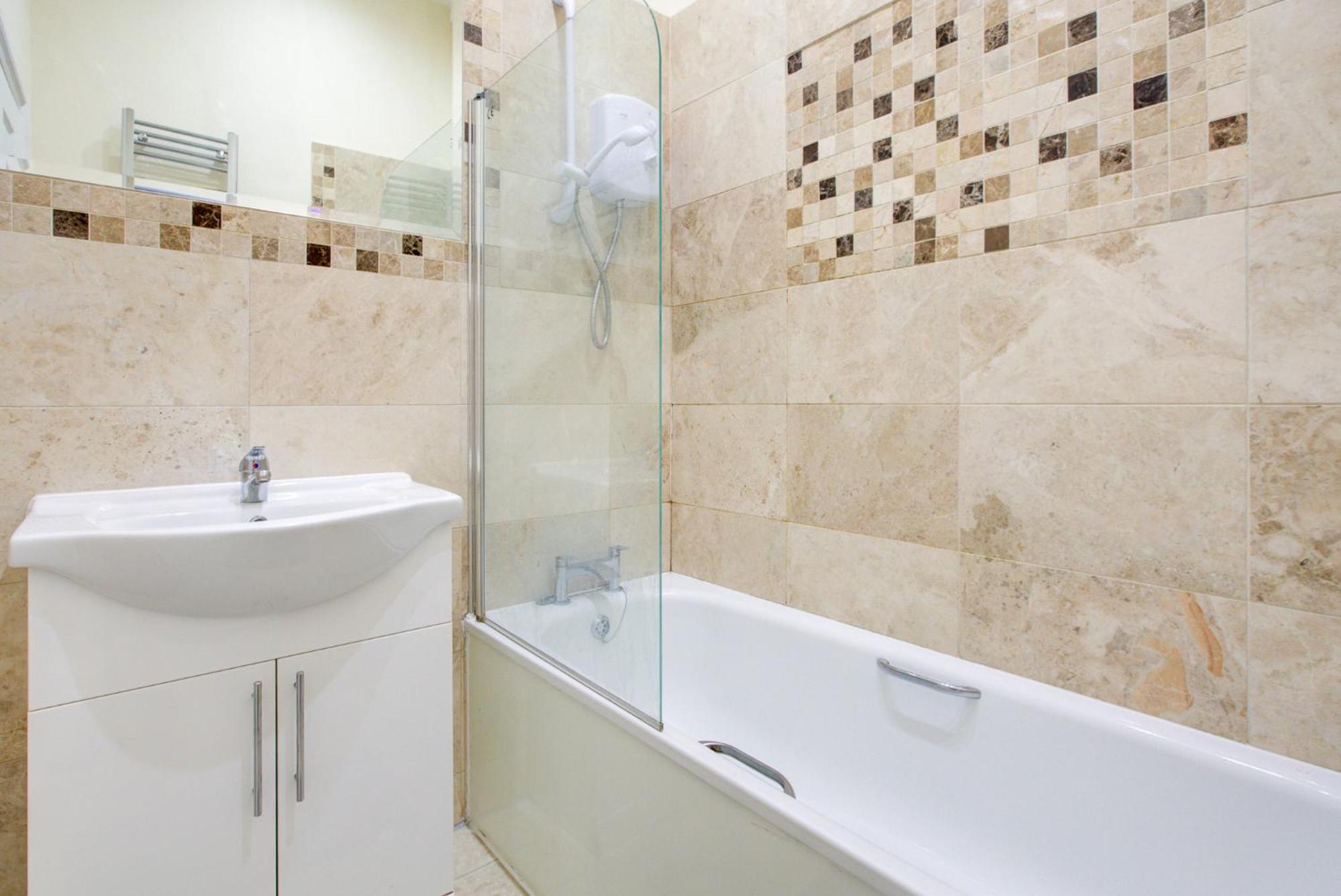 For 4 By The Pier - Flat 4 *