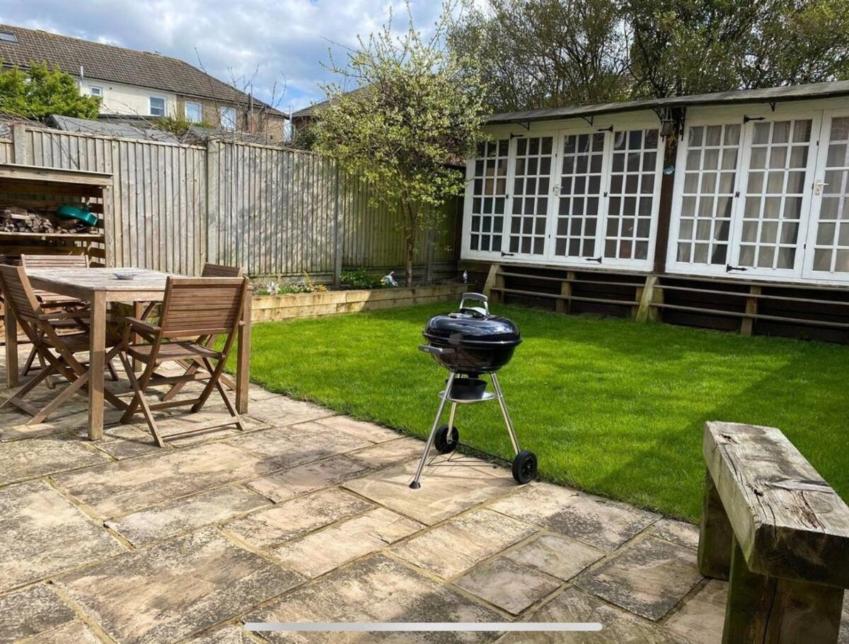 Two Bedroom House By Brookland Serviced Short Lets & With Free Wifi * Brighton