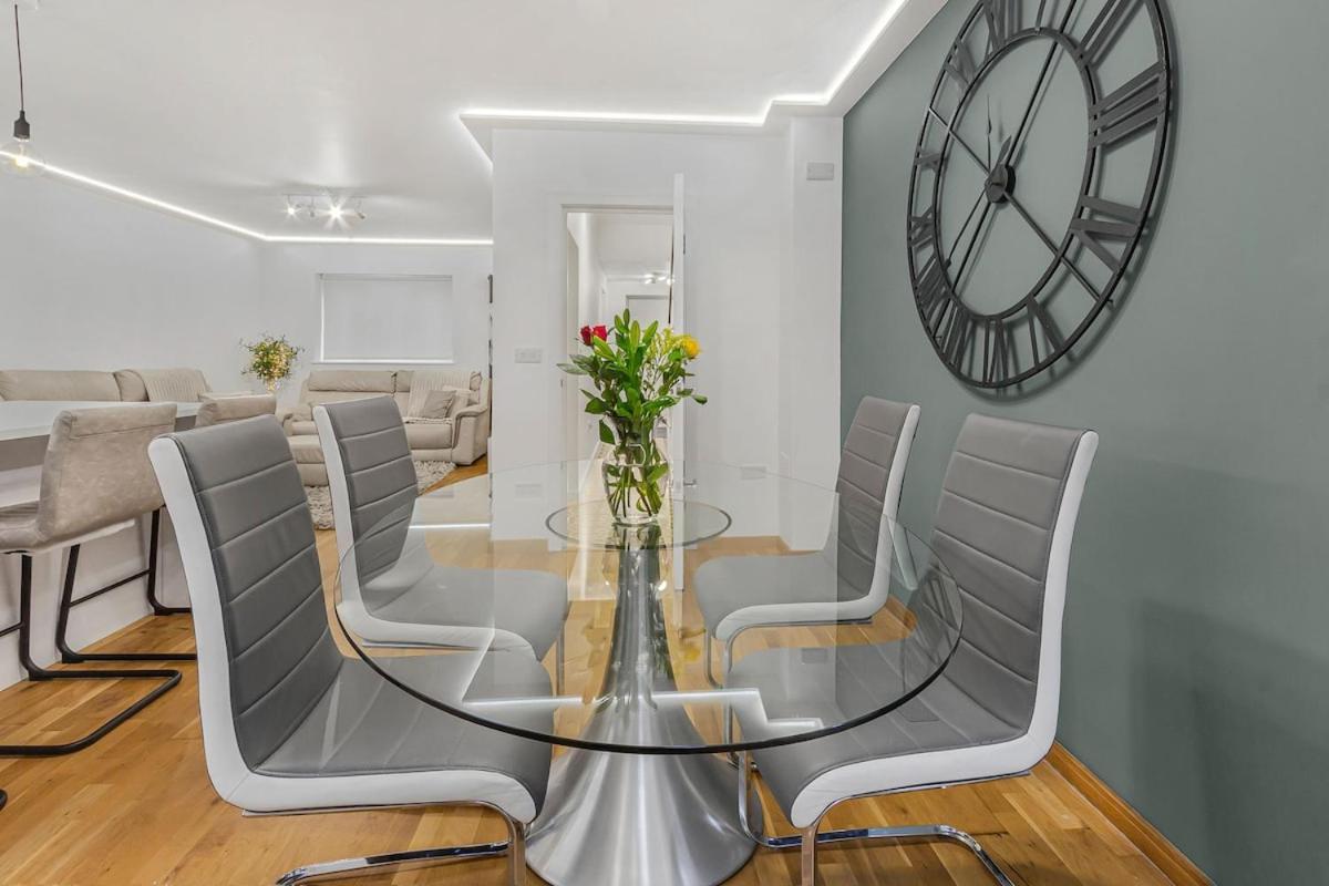 Great Spacious House With Parking And Garden Brighton