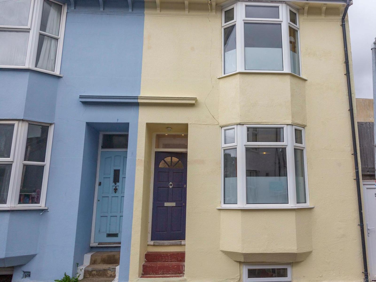 Pass The Keys Stylish Boho Chic House - Location *