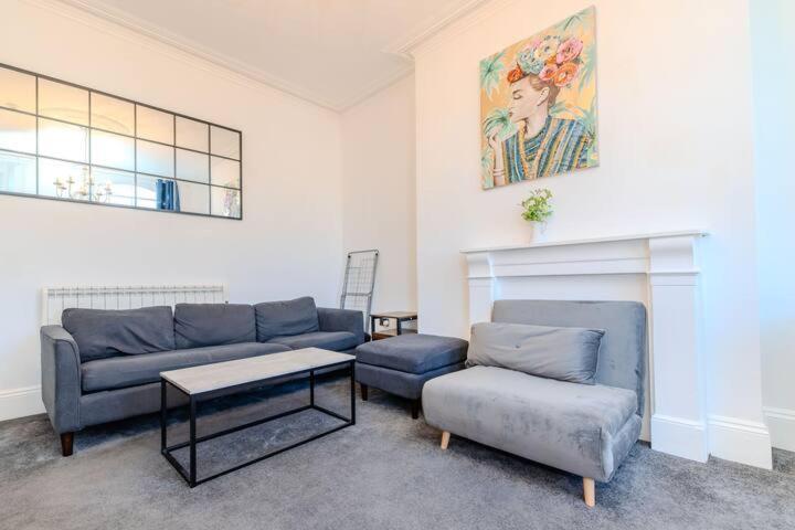 Modern Flat Near Centre *