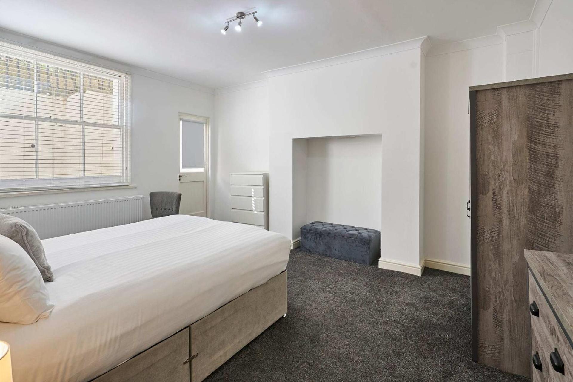 Apartment Host & - Cambridge Road