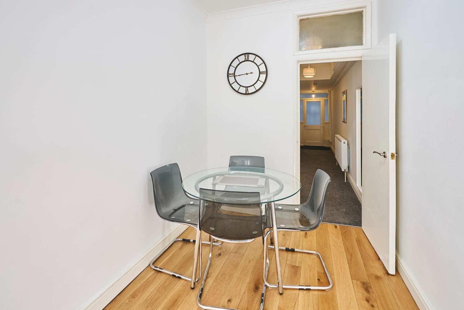 Host & - Cambridge Road Apartment *