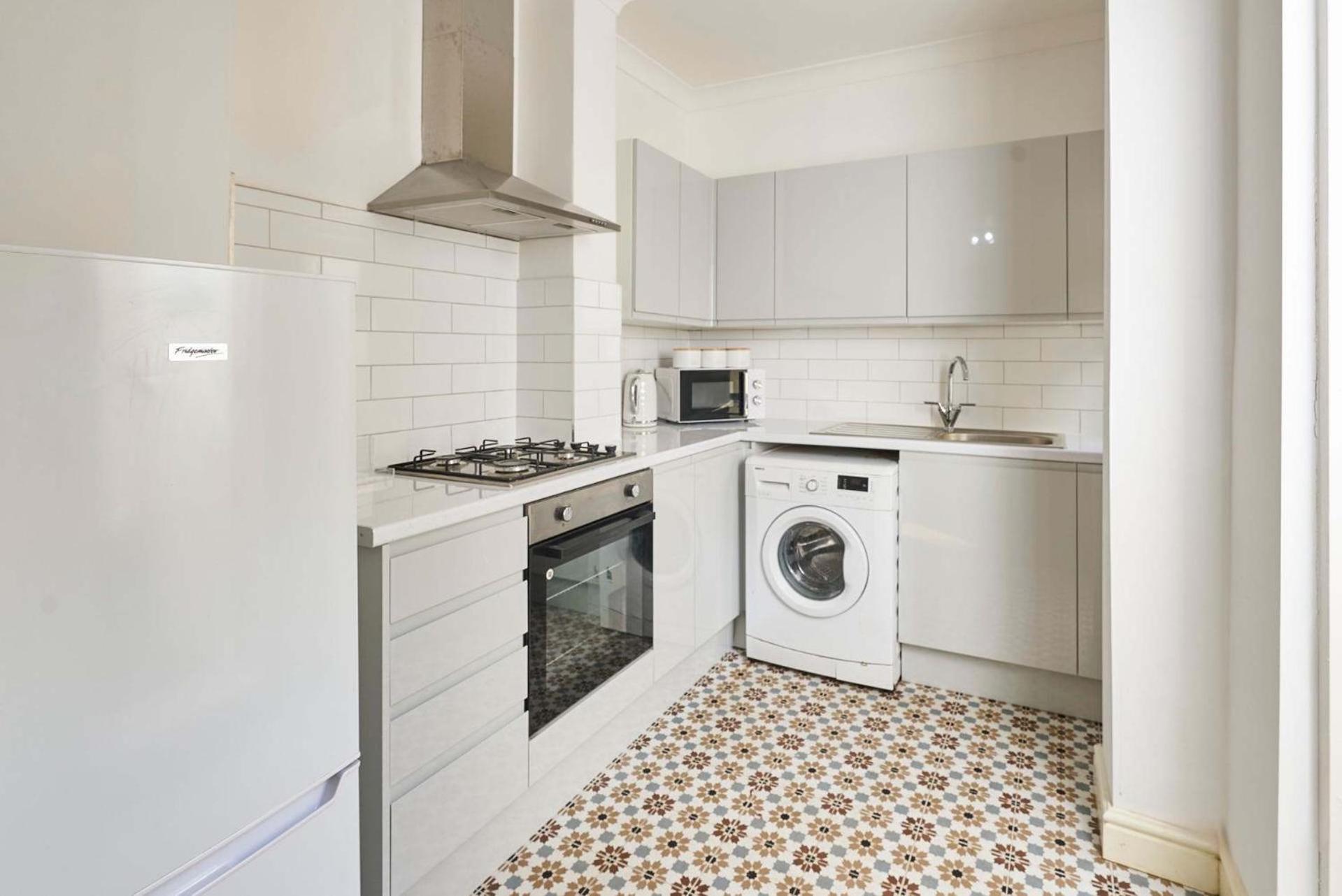 Host & - Cambridge Road Apartment *