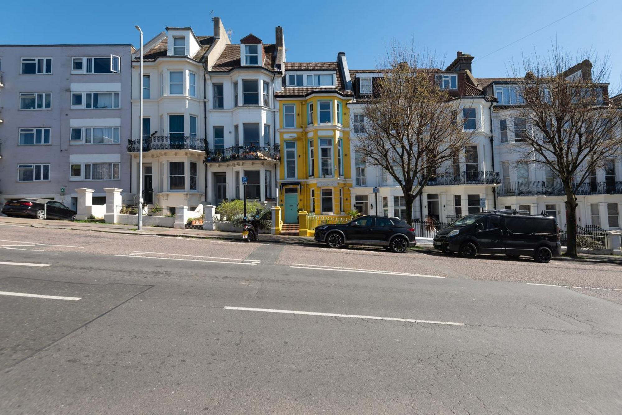 Innit Cavalaire Brighton