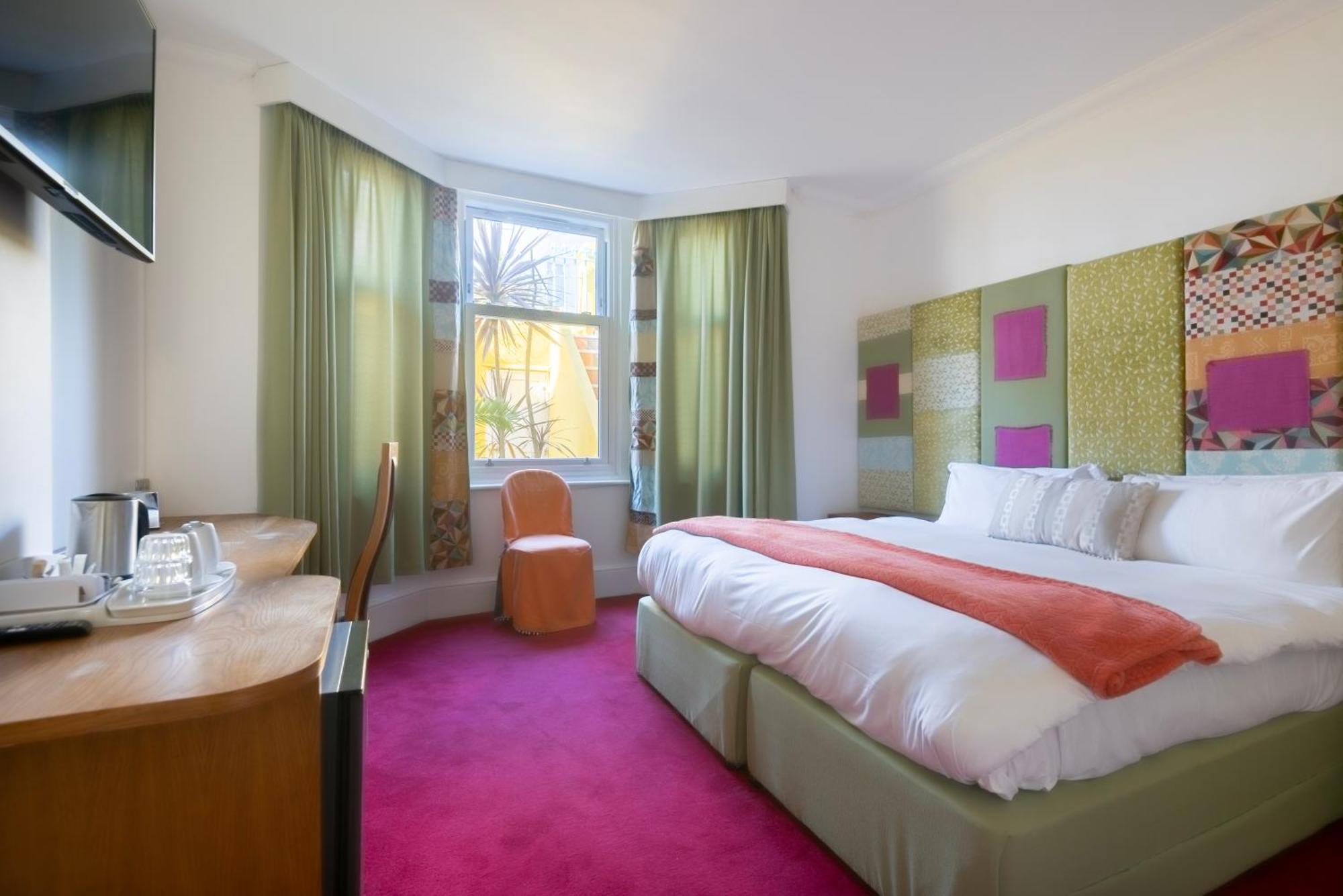 Innit Cavalaire Guest house 4*