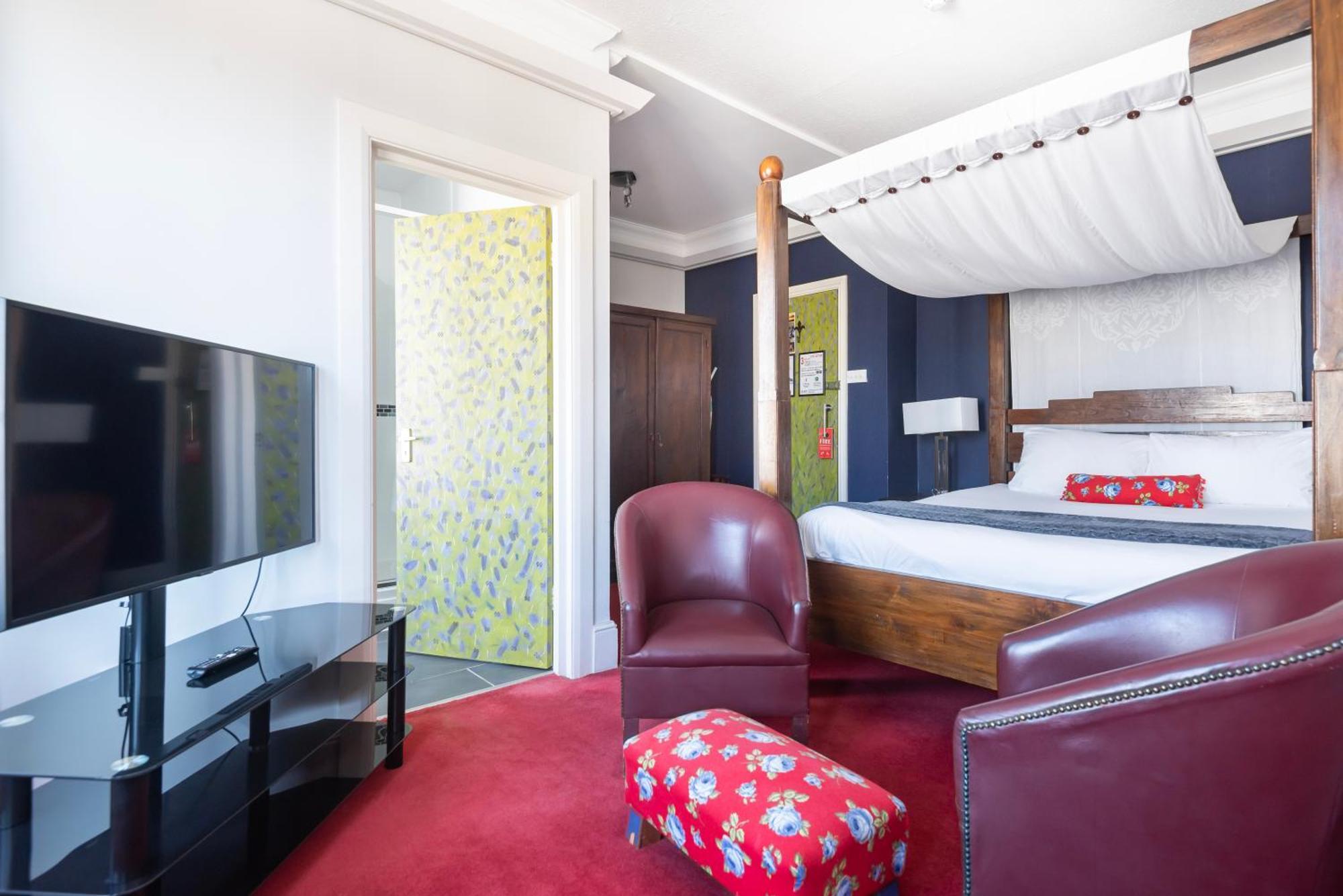 Innit Cavalaire Guest house Brighton
